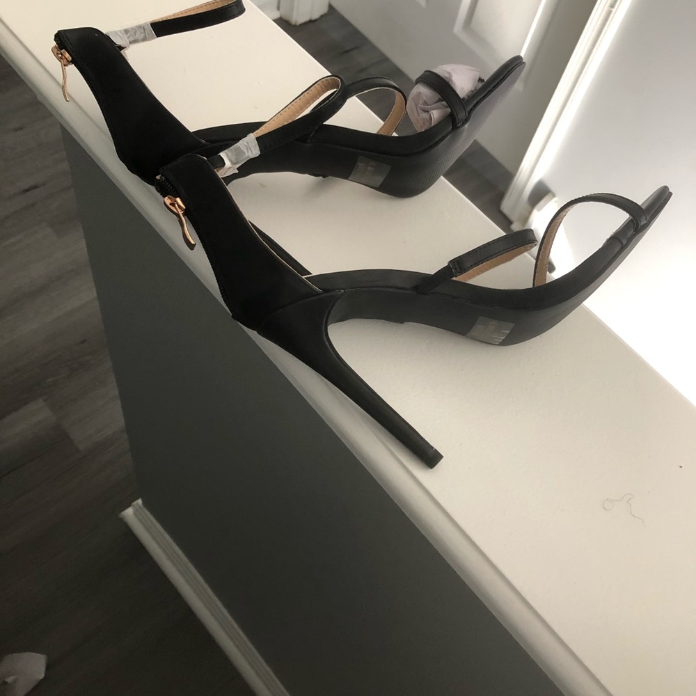 Sandals - Picture 3 of 8